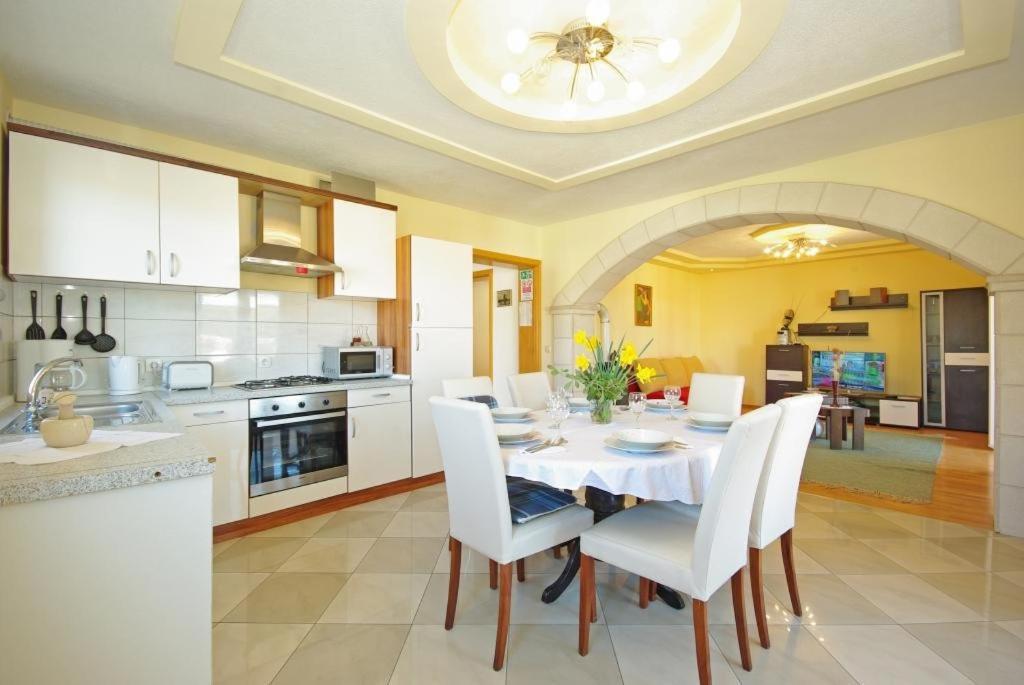 Apartments Villa Rose Sumartin Exterior foto